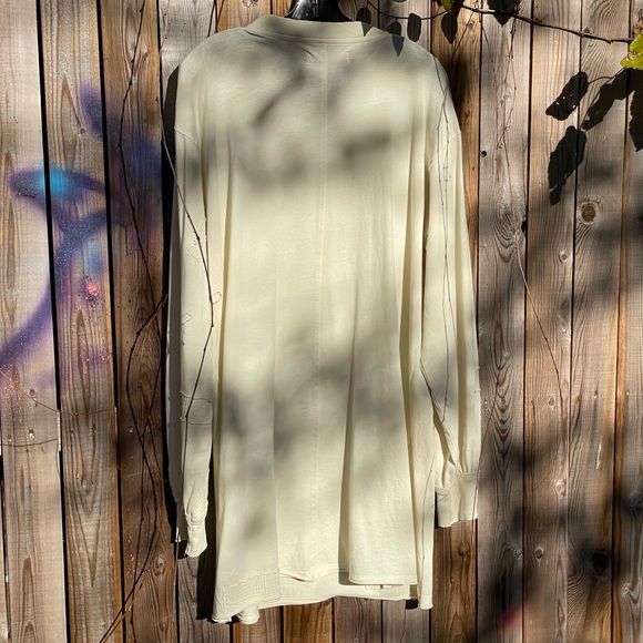 We The Free Juno Tee - Picture 7 of 14